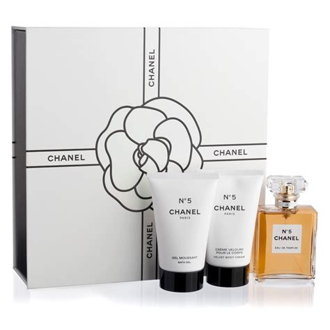 chanel no 5 christmas set|chanel no 5 gift pack.